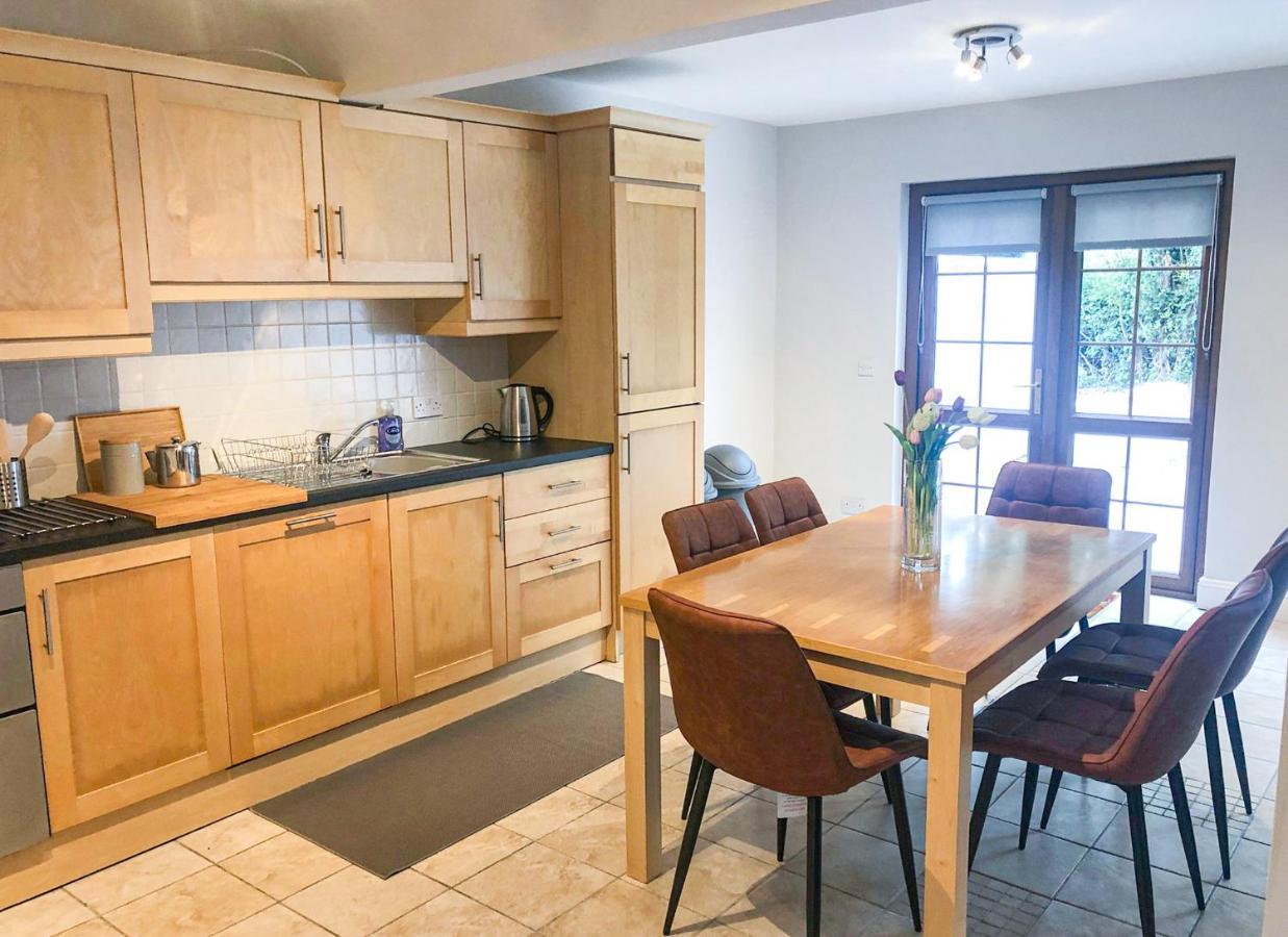 Old Court Holiday Homes Terryglass - Sleeps 6 By Trident Holiday Homes Exteriér fotografie