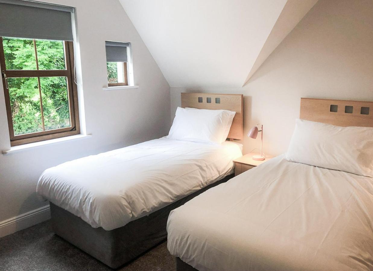 Old Court Holiday Homes Terryglass - Sleeps 6 By Trident Holiday Homes Exteriér fotografie