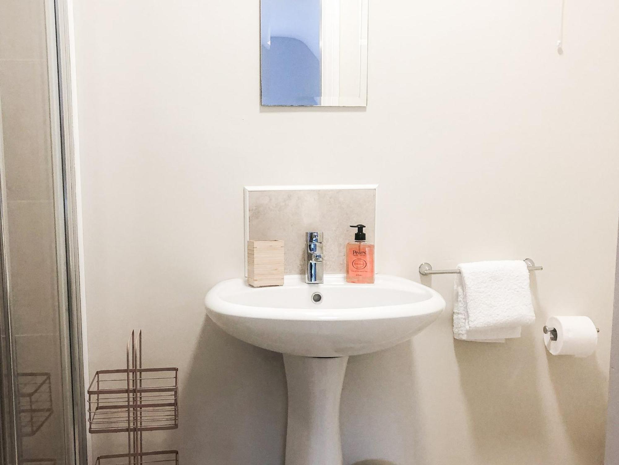 Old Court Holiday Homes Terryglass - Sleeps 6 By Trident Holiday Homes Exteriér fotografie